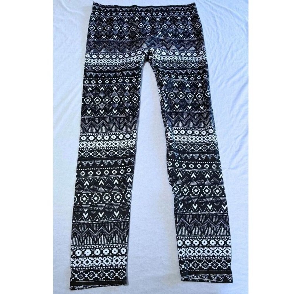 No Boundaries Black White Tribal Print Leggings Size XL 15 17 Juniors Pants